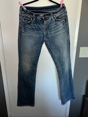 Silver Jeans Women's Medium Wash Blue Straight-Leg Jeans